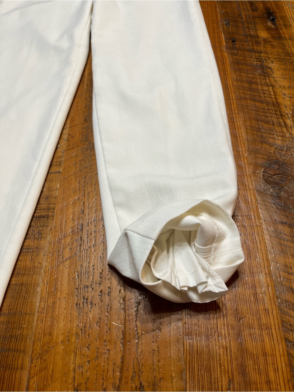 Ann Taylor Winter White Tailored Pants Size 2 - Picture 9 of 12